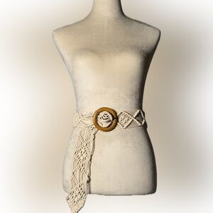 Cream Macrame Belt with Wooden Buckle